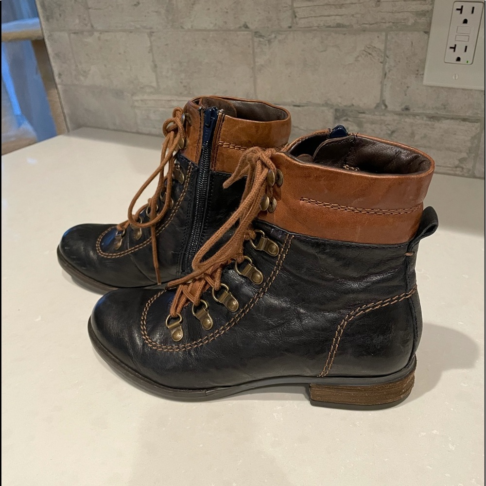 Womens Josef Seibel lace up leather bootie